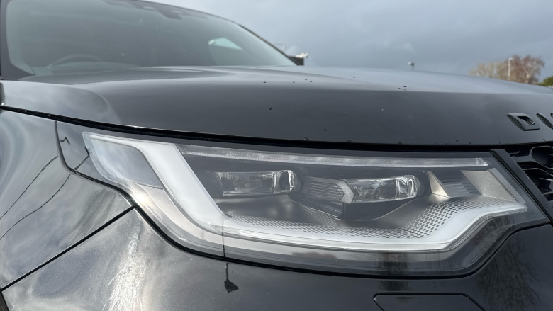 Land Rover Discovery 3.0 D300 R-Dynamic SE 5dr Auto Diesel Station Wagon